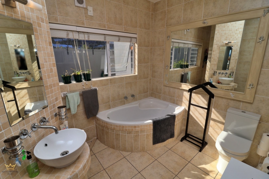 3 Bedroom Property for Sale in Sunny Seas Estate Western Cape